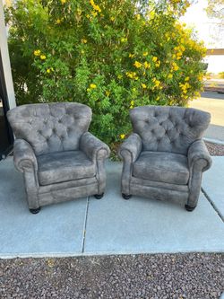 Pair of grey tufted accent chairs ( can deliver for $10 )