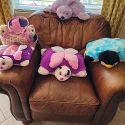 Pillow Pets, Stuffed Animals in great condition