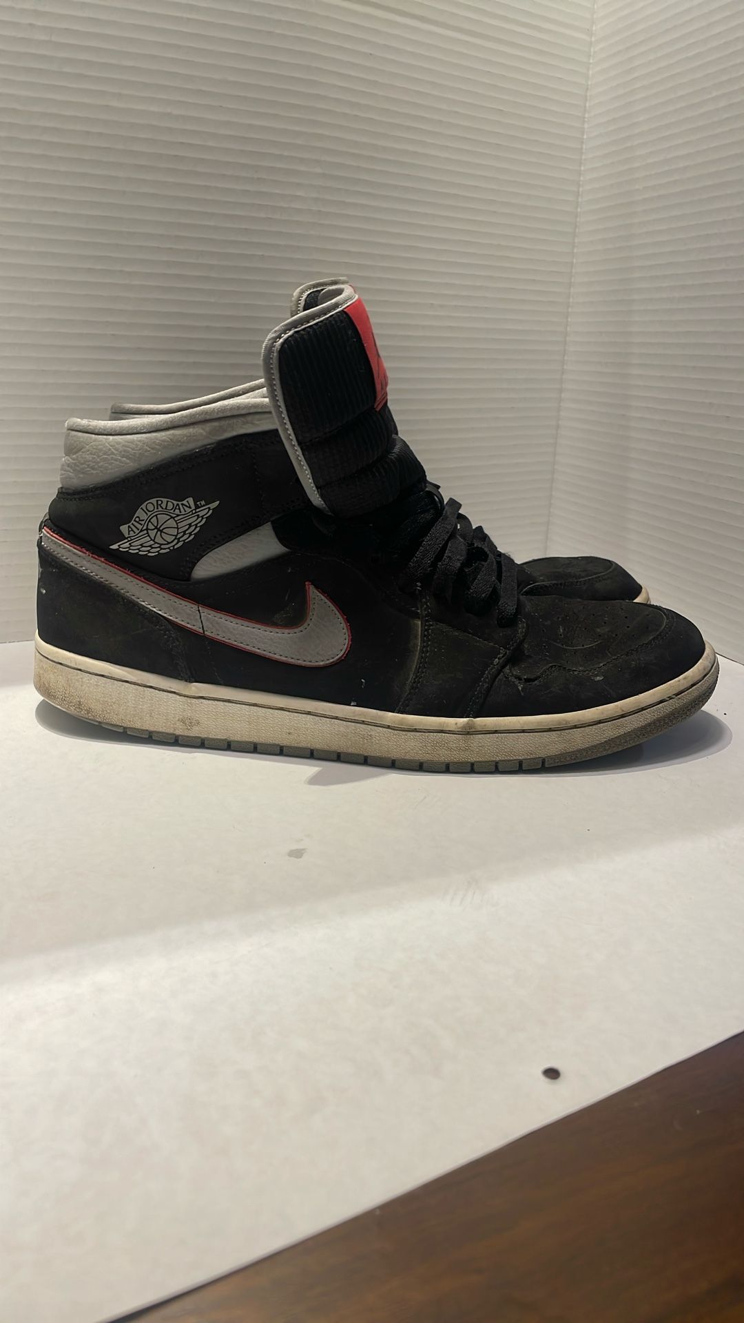 Jordan One Black Gray Red