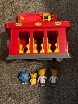 Daniel Tiger Trolley and Figures Toys