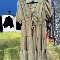 $15 OBO GAP Olive Green Tiered Dress – XS
