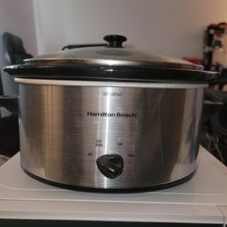 Slow Cooker. Never Used 