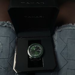 TAHARI