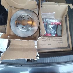 Front Brake Kit Replacement for 2006-2010 Hyundai Sonata 3.3L V6 FWD Disc Brake Rotors with Ceramic Brake Pads 11.8" (300.0 mm) RSCD-2