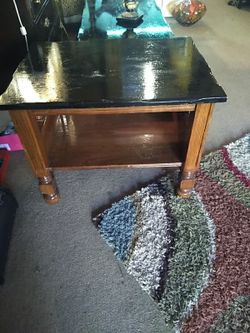 Coffee and end table set