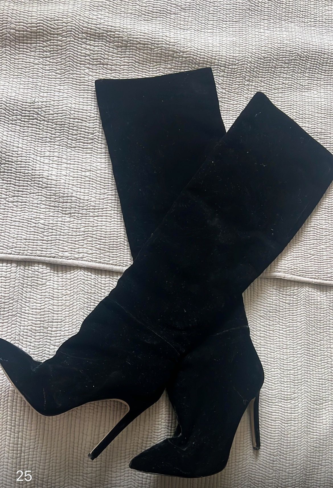 Knee Boots 20 Each