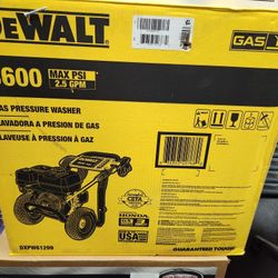 Dewalt 3600psi Gas Pressure Washer.  Honda Engine