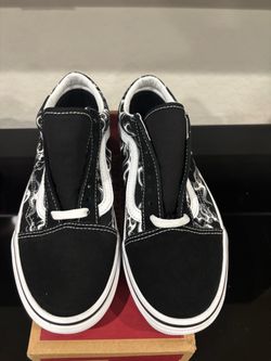 Vans Old Skool Black White Flame Sneakers men’s size 7 or women’s size 8.5 brand new