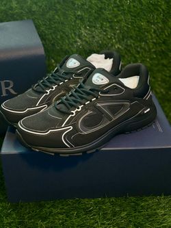 Black Sneakers Size 11