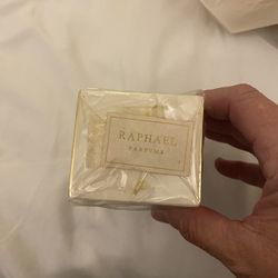 Raphael Replique Perfume 
