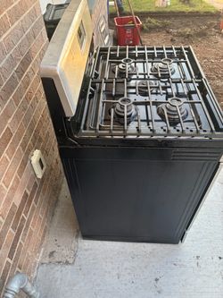 Maytag Stainless Steel 5-Burner Gas Range – Oven Included
