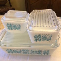 Pyrex Amish Butterprint Fridges 3 Piece Set. Missing a # 501, In mint Condition. 