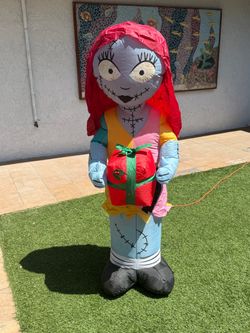 Gemmy Airblown Inflatable Sally with Gift Box Nightmare Before Christmas