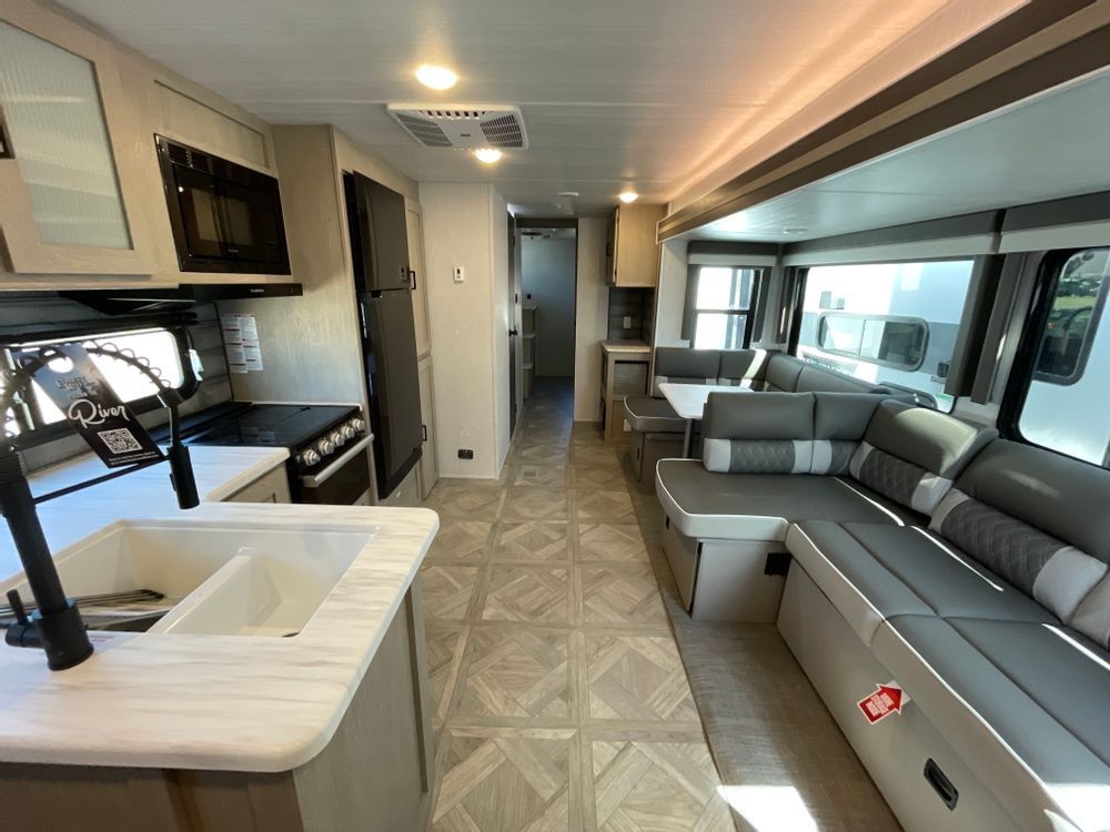 2022 forest river RV wildwood 32ft