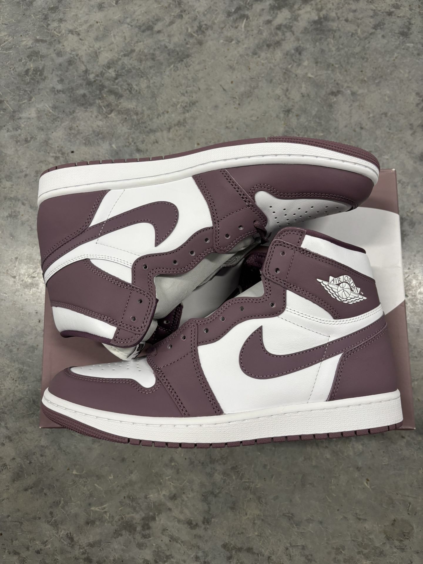 Jordan 1 High Muave Men’s Size 11.5 NEW