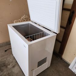 Freezer 7 Cubic feet
