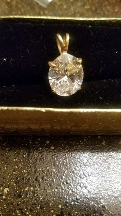 10k gold large cz pendant very nice