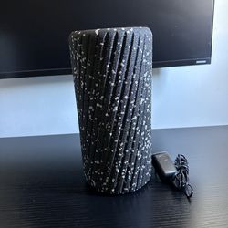 Hyperice Vyper 2.0 Vibrating Fitness Roller Massage w/ Charger (Speckled White)