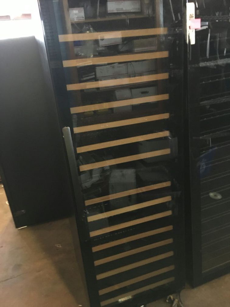 Wine Enthusiast Dual Zone 166 Bottle Wine Cooler for Sale in Sumner, WA