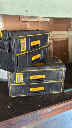 2  Tool Box DeWALT