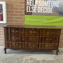 French Provincial 9 drawers Dresser