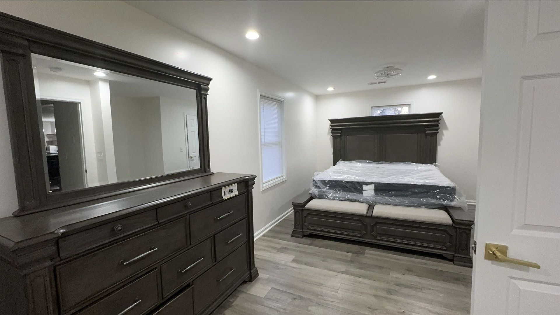 Dark Wood Bedroom Set King Size