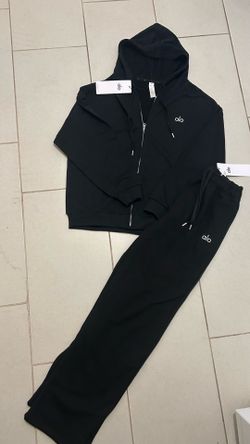 alo black yoga sweat suit