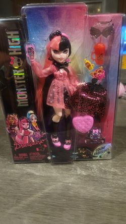 Monster High Draculaura Doll with Pet & Accessories, New 2022