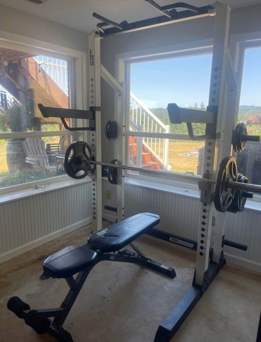Fitness Gear Pro Half Rack With Weight Bench, Bar And Weights.