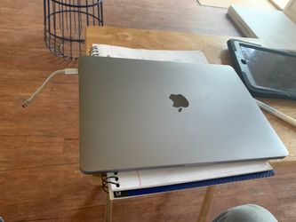 2015-16 MACBOOK ***TRADE FOR SURFACE PRO***