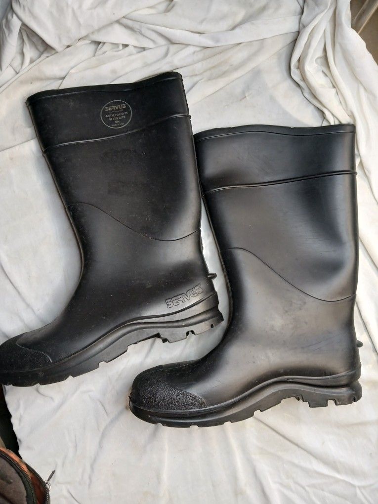 RUBBER BOOTS Men's Size 9. New