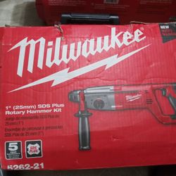 Milwaukee 1" SDS Plus Rotary Hammer Kit