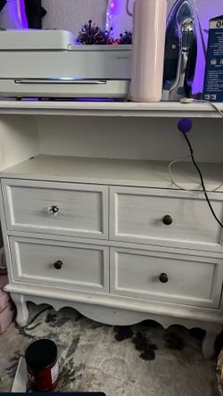 White chest drawer