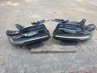 2021-2025 CADILLAC ESCALADE HEADLIGHTS DRIVER SIDE AND PASSENGER SIDE