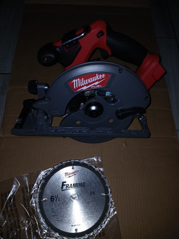 Milwaukee M18 Fuel Circular Saw 6 1/2