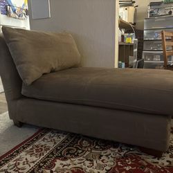 Love seat (cannot deliver)