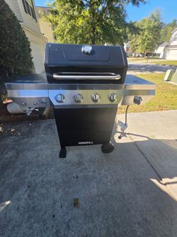 4 burner gas grill (new)