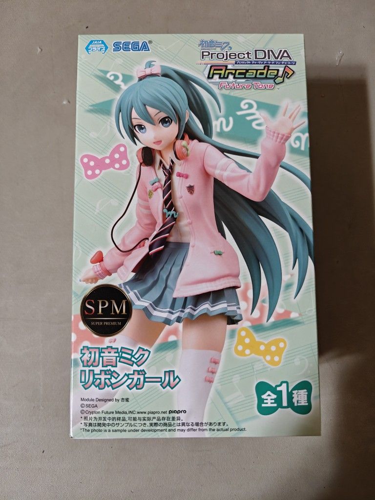 Sega Project Diva Arcade Future Tone Hatsune Miku Super Premium Action Figure Ribbon Girl, 9"