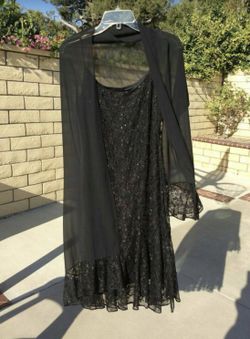 "ALEX Evenings" dress with shawl. Size 8.