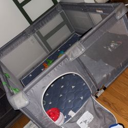 47x47 Playpen W/Mat