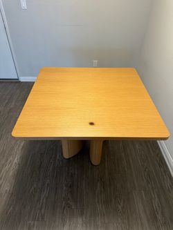Modern Oak Pedestal Dining Table – Sculptural Designer Style