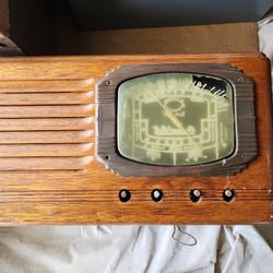 OLD Radios And Tubes 