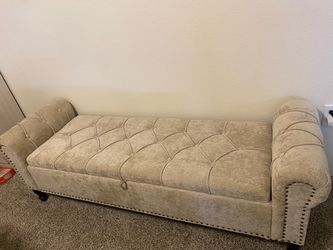 Tufted Storage Bench with Rolled Arms