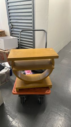 Wood side table- circular. Near Burbank Airport