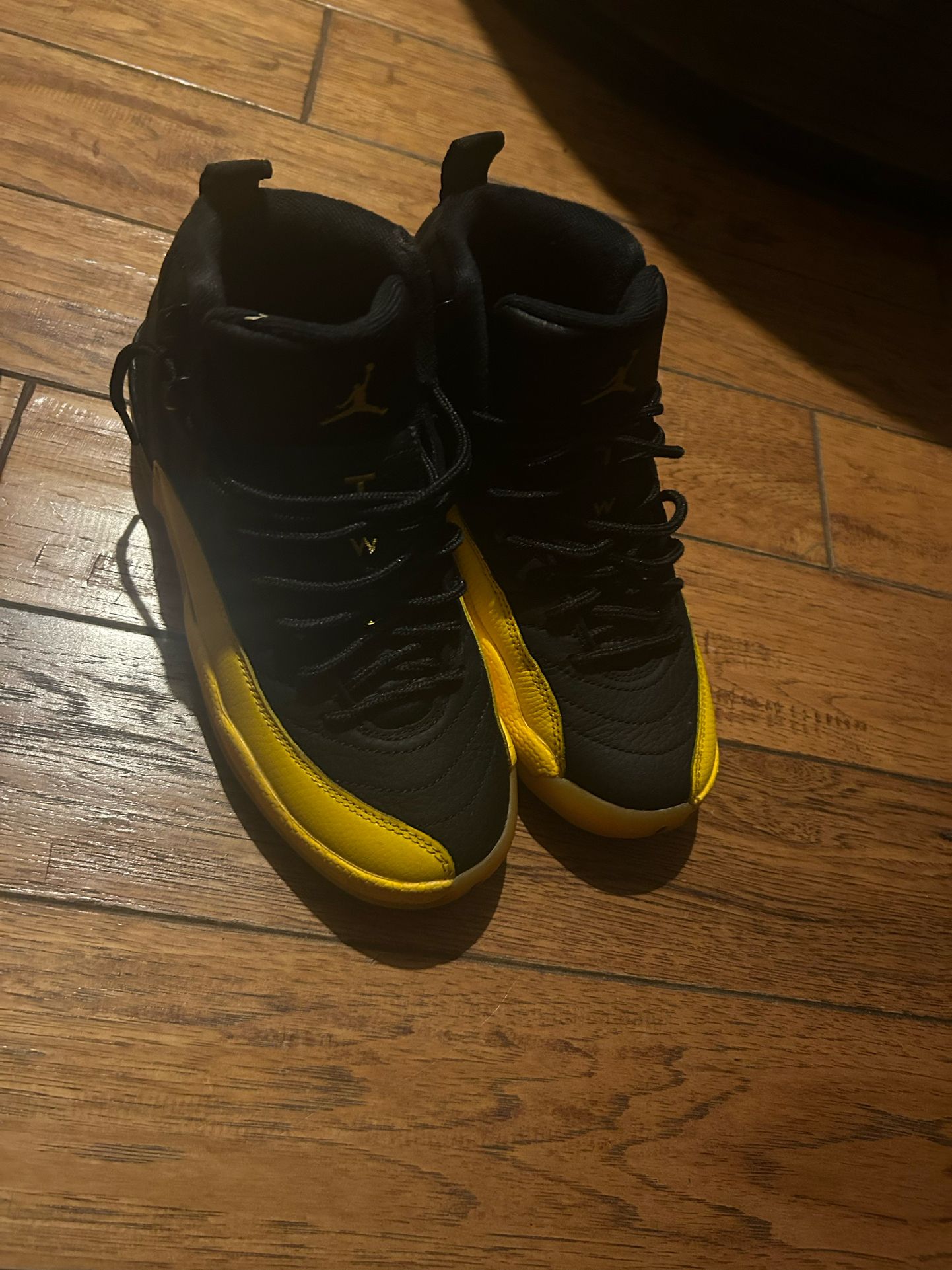Jordan 12 Retro University Gold