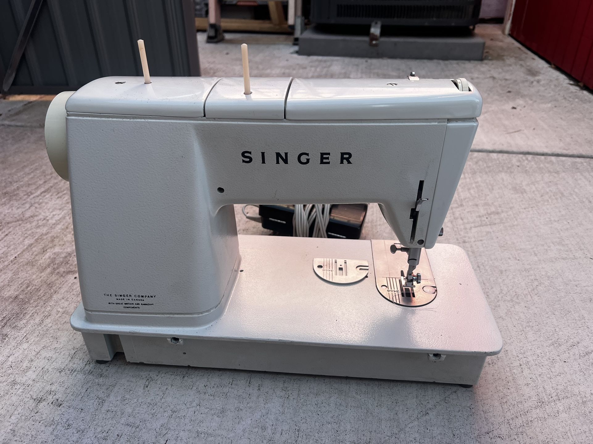 Sewing Machine Singer