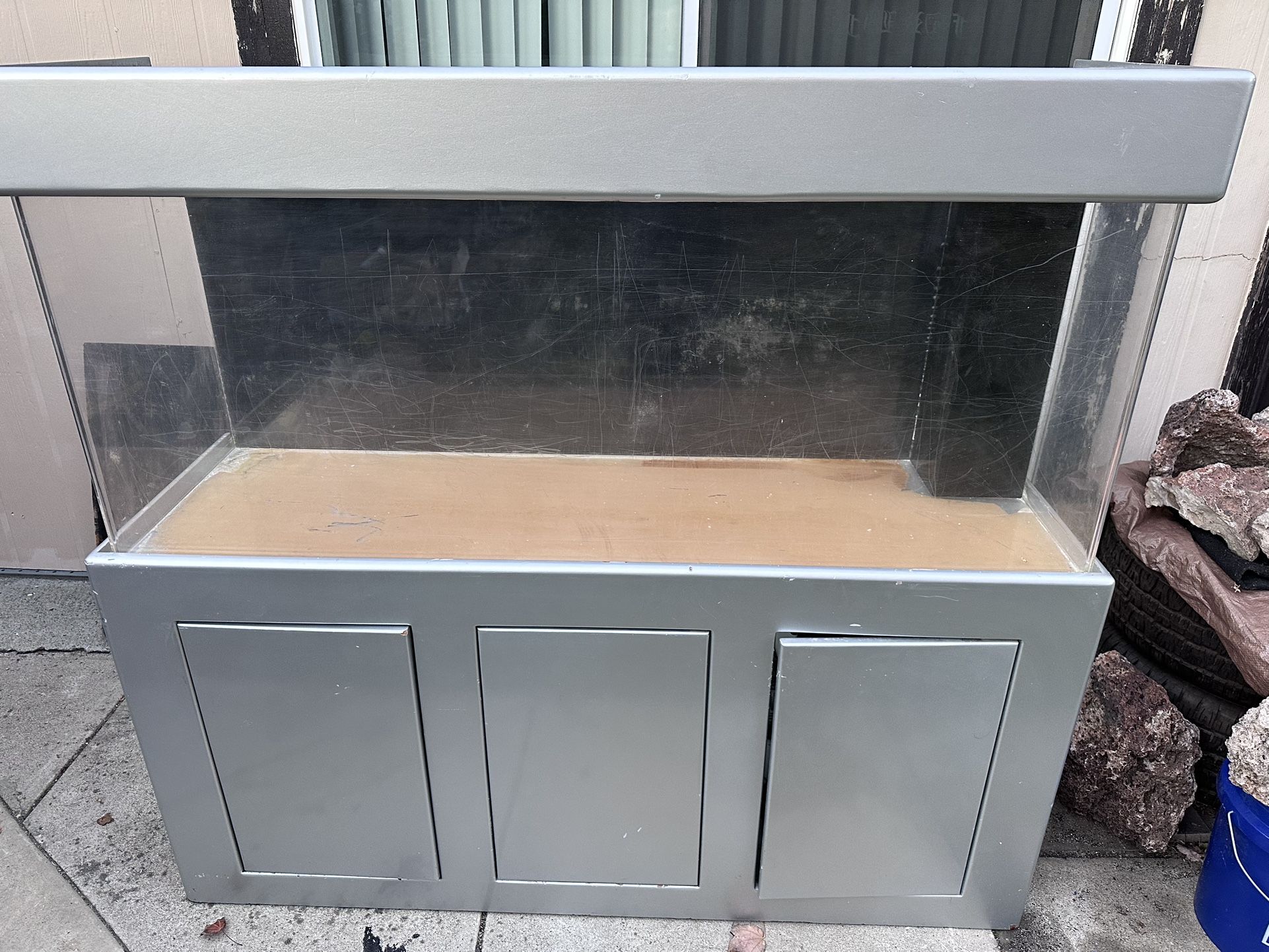 110 Gallon Acrylic Fish Tank W/stand & Canopy Top/ Need GONE