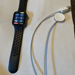 Nike Apple Watch Series 5 40mm