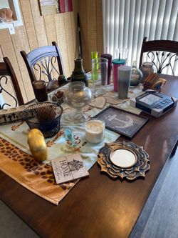 Accessories for bookshelves or misc