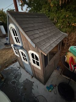 KidKraft Wooden Playhouse Victorian / Meadowvale style